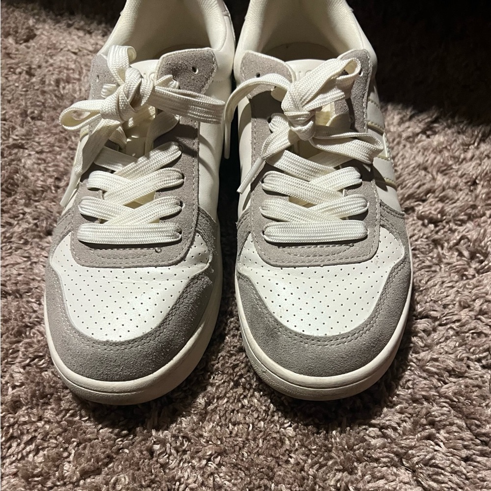 Tommy Hilfiger court shoes